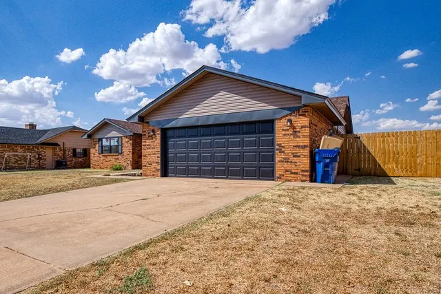 Photo 2 — 830 Clark Drive, Kingfisher, OK 73750