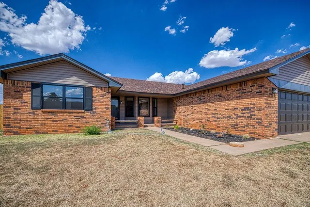 Photo 4 — 830 Clark Drive, Kingfisher, OK 73750