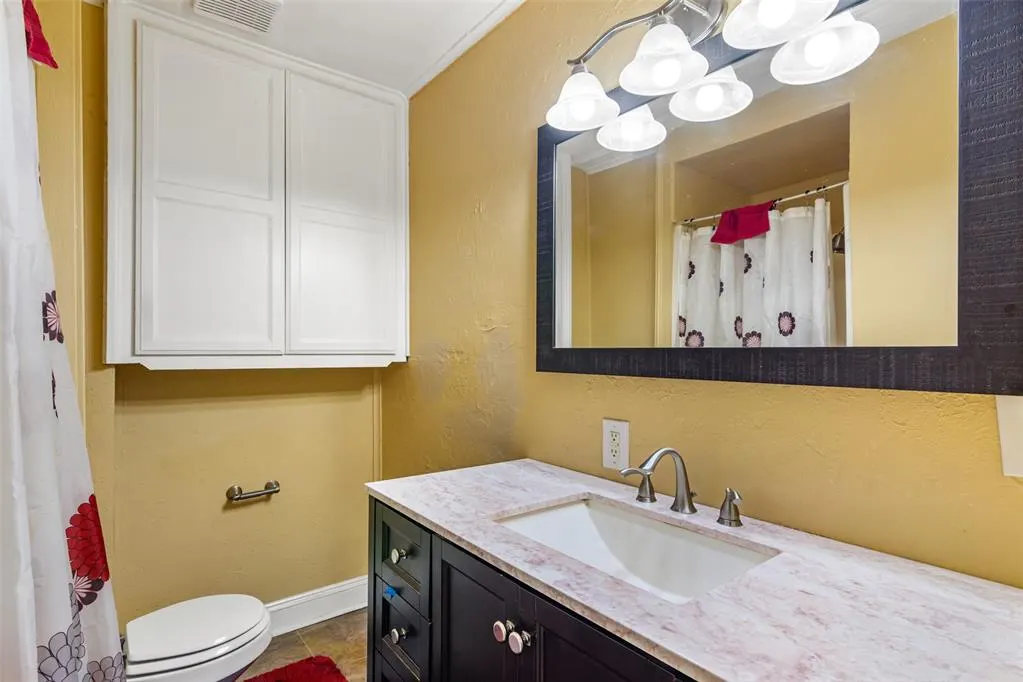 Photo 12 — 7014 NW 44th Street, Bethany, OK 73008