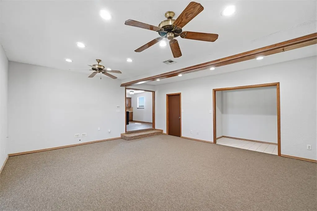 Photo 11 — 15801 S County Road 2064 Road, Altus, OK 73521