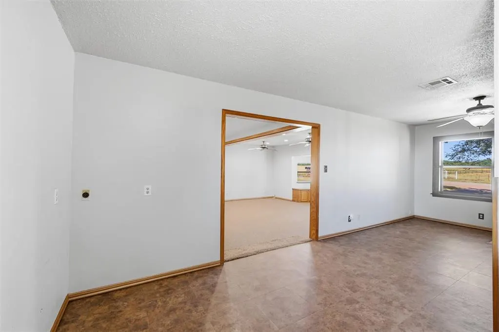 Photo 16 — 15801 S County Road 2064 Road, Altus, OK 73521