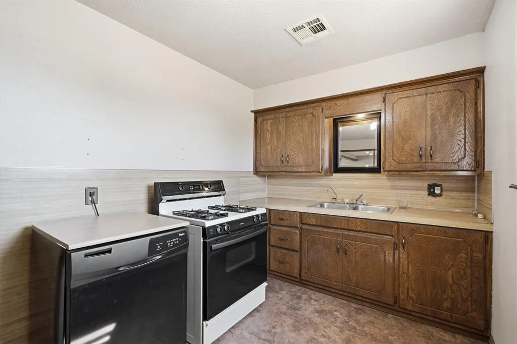 Photo 18 — 15801 S County Road 2064 Road, Altus, OK 73521