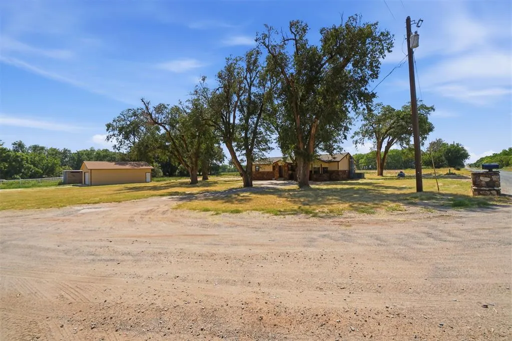 Photo 28 — 15801 S County Road 2064 Road, Altus, OK 73521