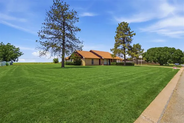 Photo 3 — 20423 E County Road 1567 Road, Altus, OK 73521
