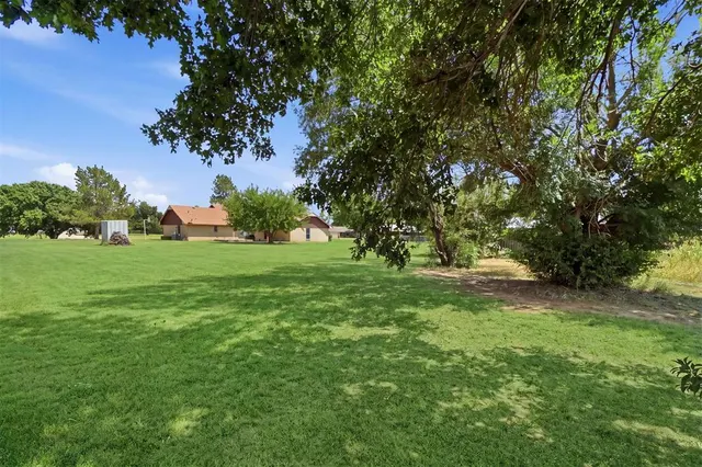 Photo 5 — 20423 E County Road 1567 Road, Altus, OK 73521