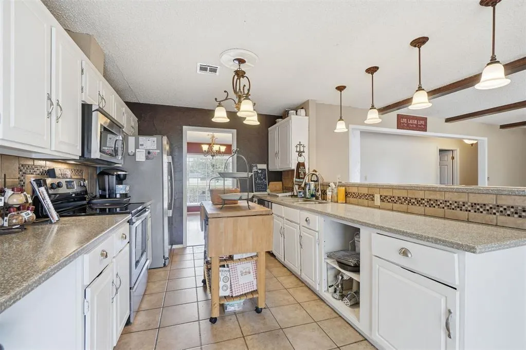 Photo 14 — 20423 E County Road 1567 Road, Altus, OK 73521