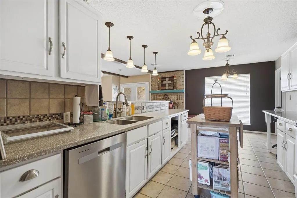 Photo 16 — 20423 E County Road 1567 Road, Altus, OK 73521