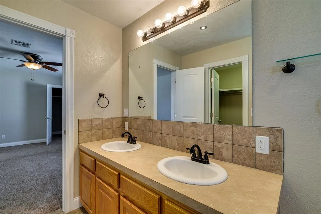 Photo 27 — 216 SW 4th Street, Checotah, OK 74426