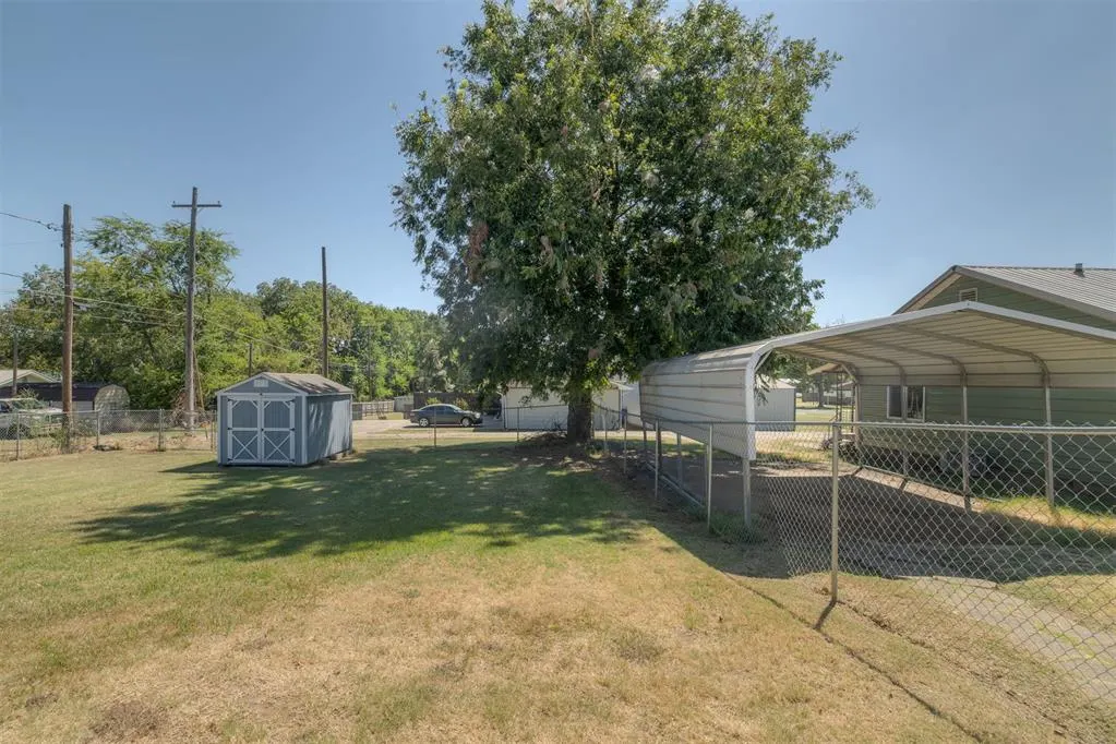 Photo 38 — 216 SW 4th Street, Checotah, OK 74426