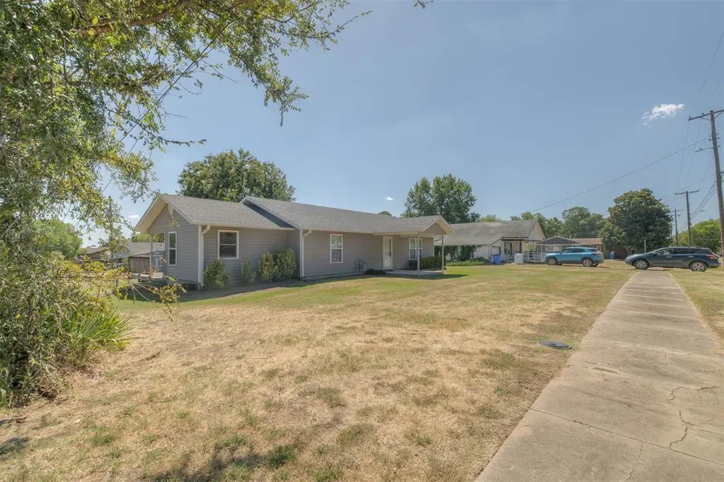 Photo 48 — 216 SW 4th Street, Checotah, OK 74426