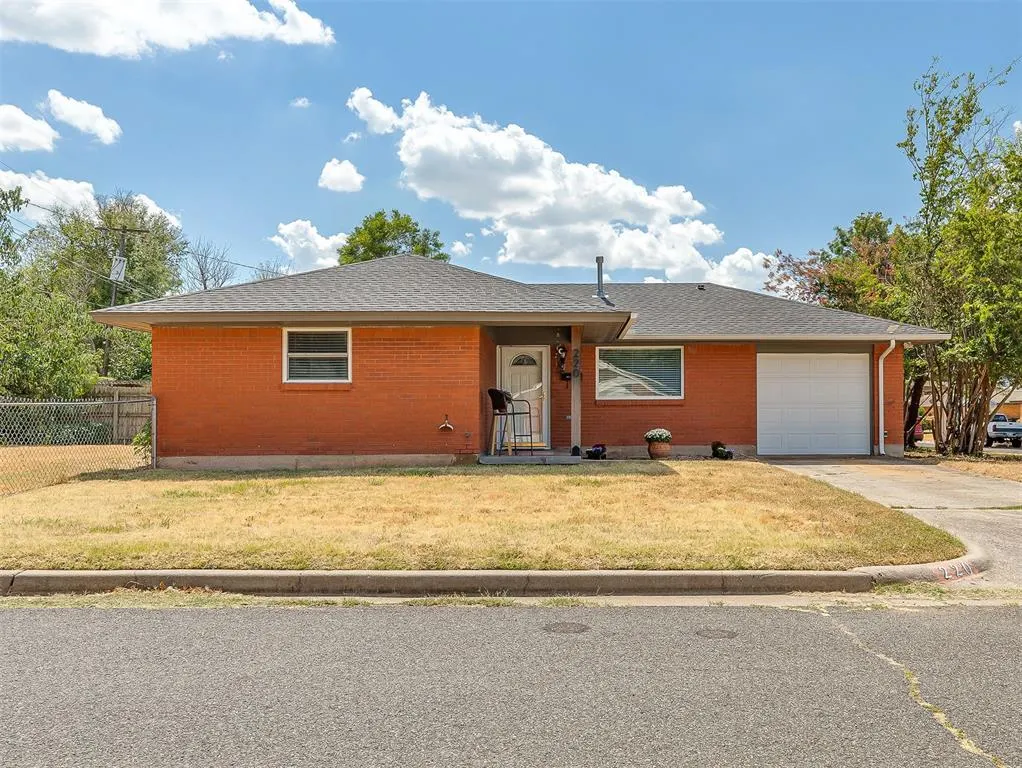 Front exterior — 220 S Irving Drive, Moore, OK 73160