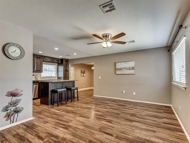 Photo 5 — 220 S Irving Drive, Moore, OK 73160