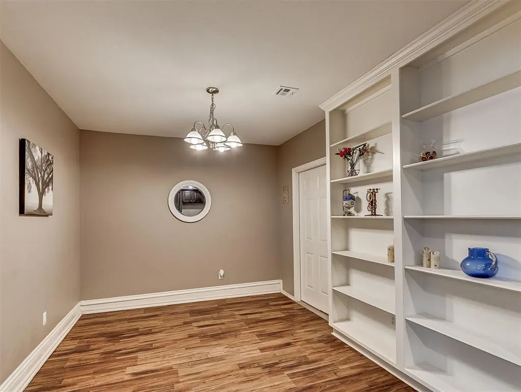 Photo 18 — 220 S Irving Drive, Moore, OK 73160