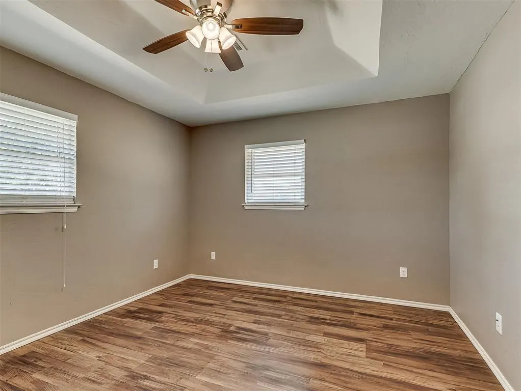 Photo 21 — 220 S Irving Drive, Moore, OK 73160
