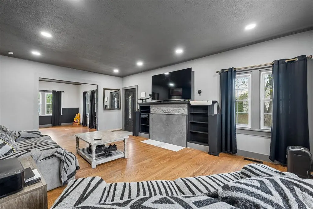 Photo 7 — 802 S 14th Street, Chickasha, OK 73018