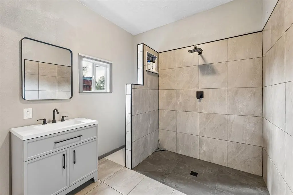 Photo 27 — 802 S 14th Street, Chickasha, OK 73018