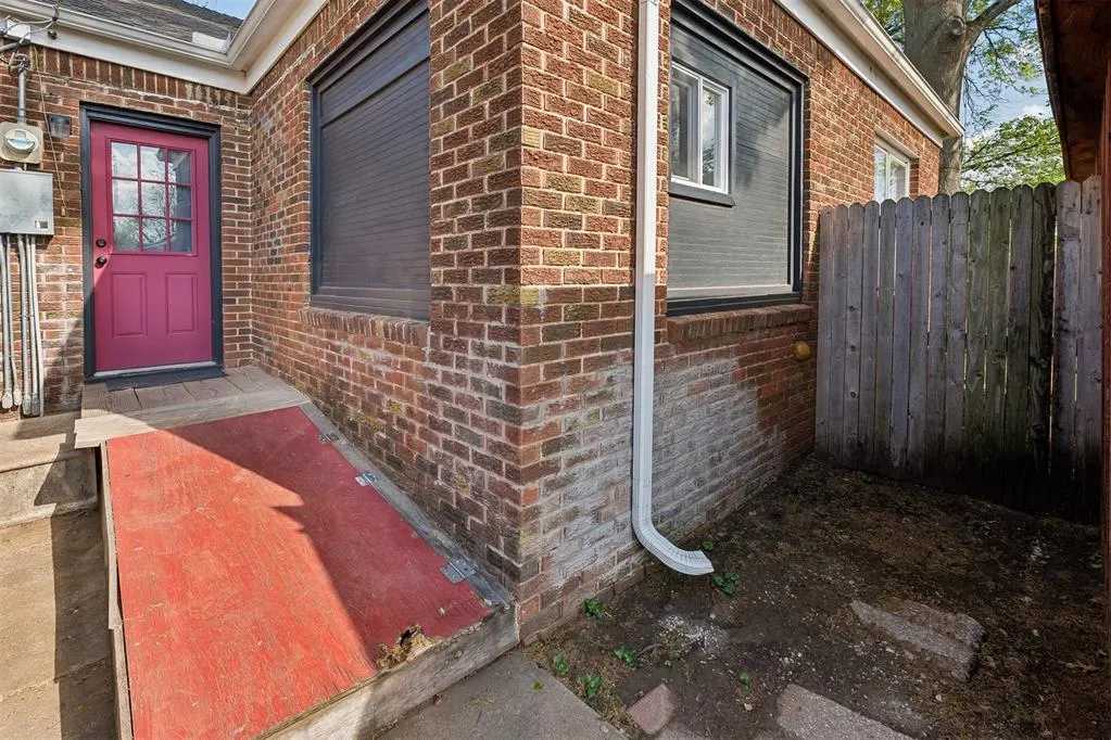 Photo 39 — 802 S 14th Street, Chickasha, OK 73018