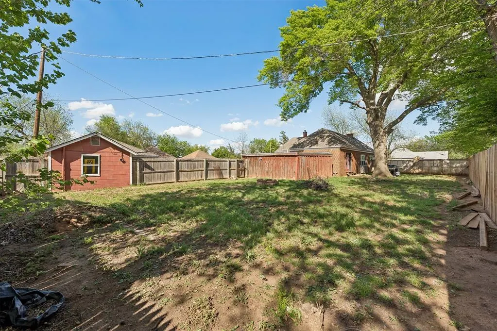 Photo 41 — 802 S 14th Street, Chickasha, OK 73018
