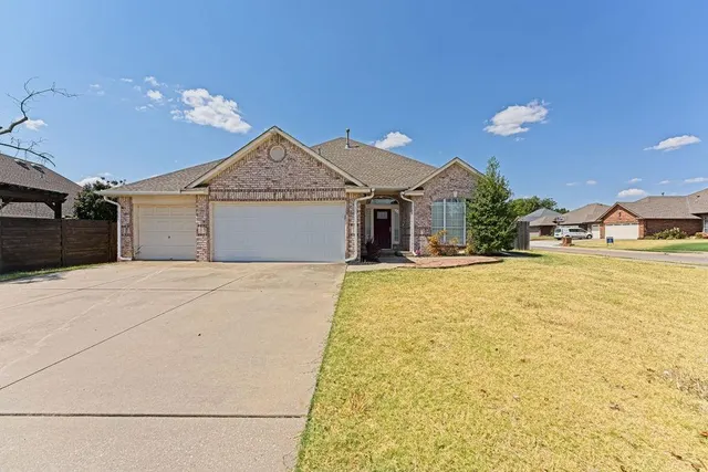 Photo 3 — 9301 S Barnes Avenue, Oklahoma City, OK 73159