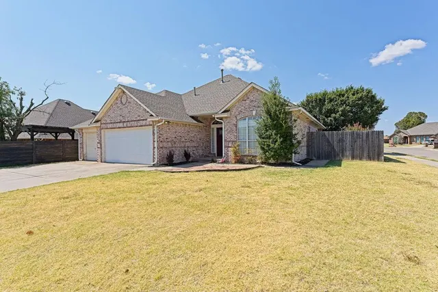 Photo 4 — 9301 S Barnes Avenue, Oklahoma City, OK 73159