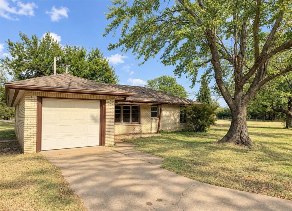 Photo 2 — 503 N Ford Avenue, Stroud, OK 74079