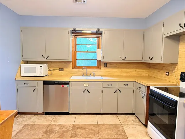 Photo 8 — 503 N Ford Avenue, Stroud, OK 74079