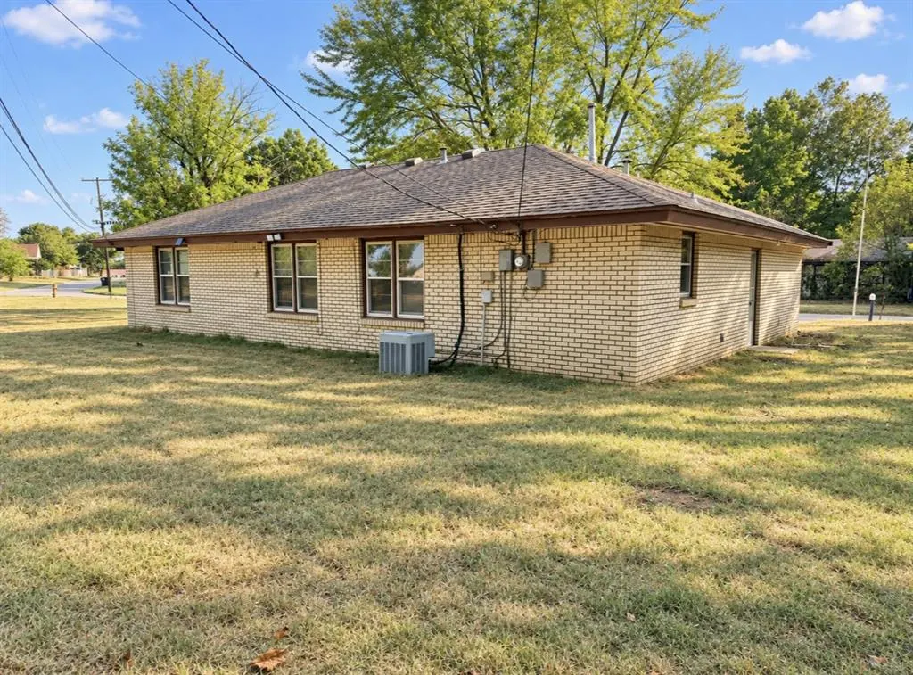 Photo 24 — 503 N Ford Avenue, Stroud, OK 74079