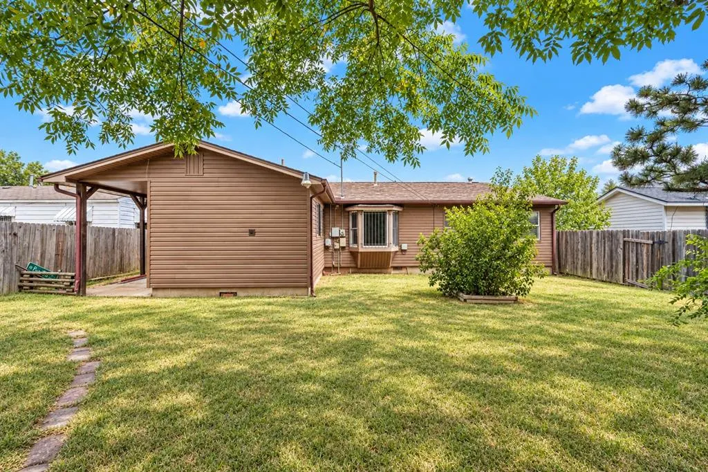 Photo 2 — 1804 NW Lindy Avenue, Lawton, OK 73507