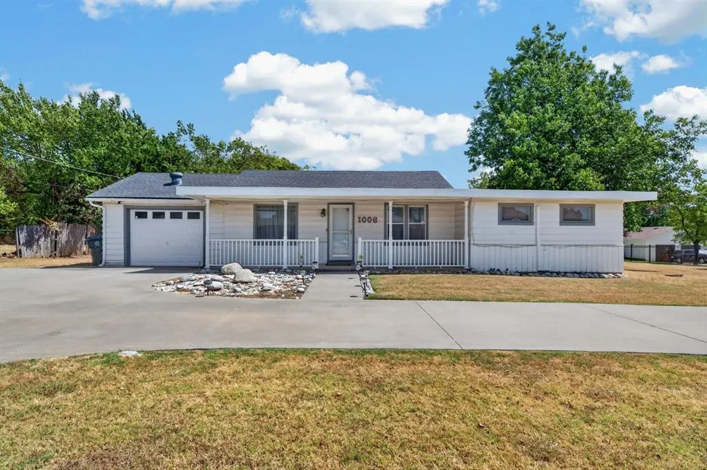 Photo 2 — 1006 N Douglas Boulevard, Oklahoma City, OK 73130