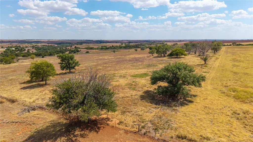 Photo 3 — 23165 E 1020 Road, Clinton, OK 73601