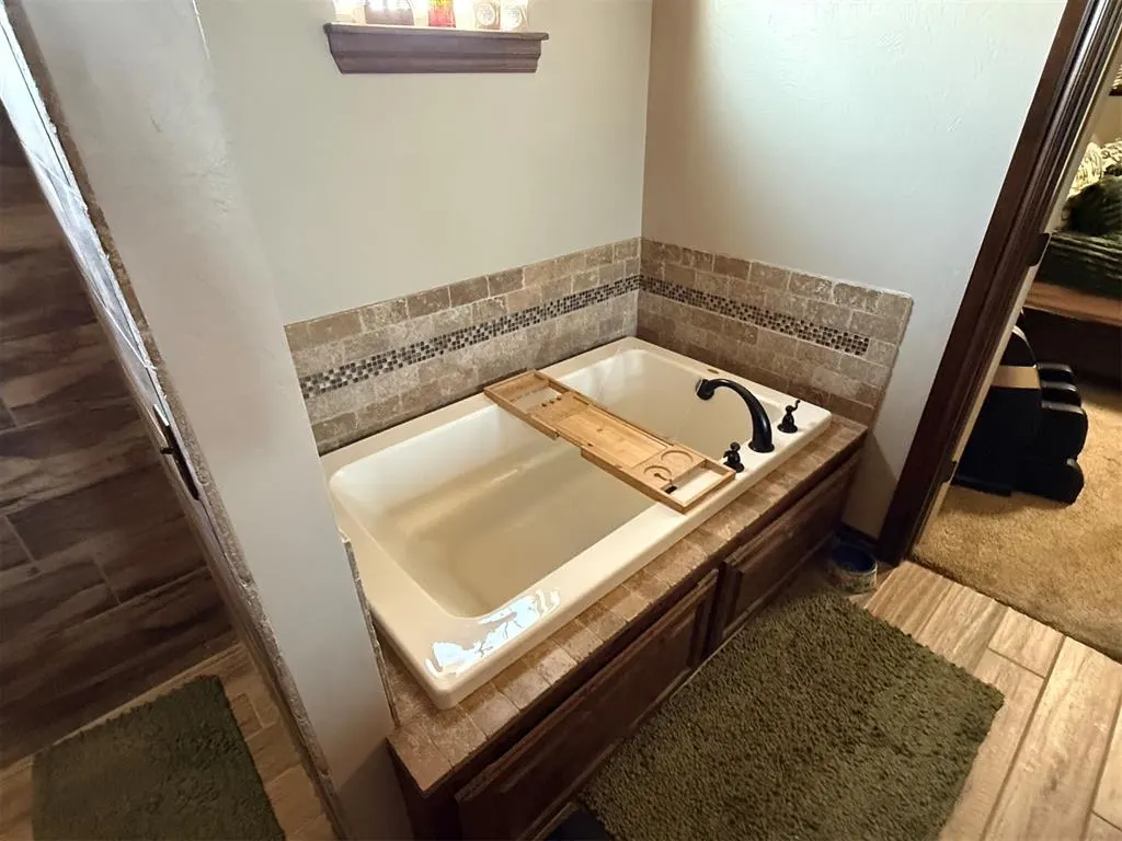 Photo 17 — 15968 S County Road 209 Road, Altus, OK 73521