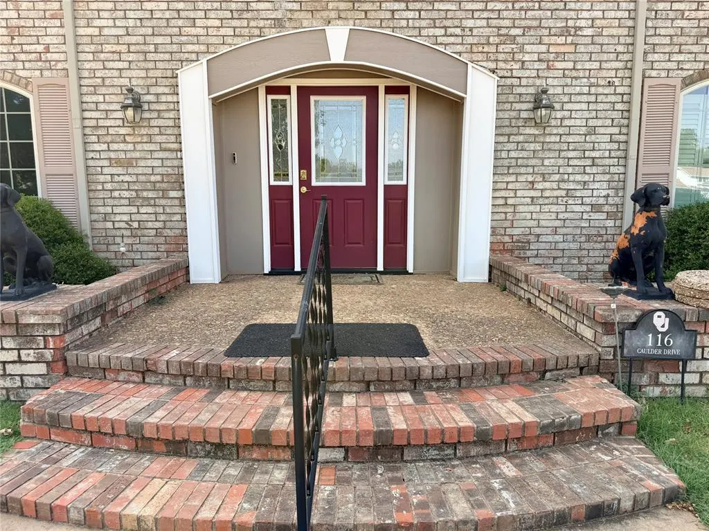 Photo 2 — 116 Caulder Drive, Chickasha, OK 73018