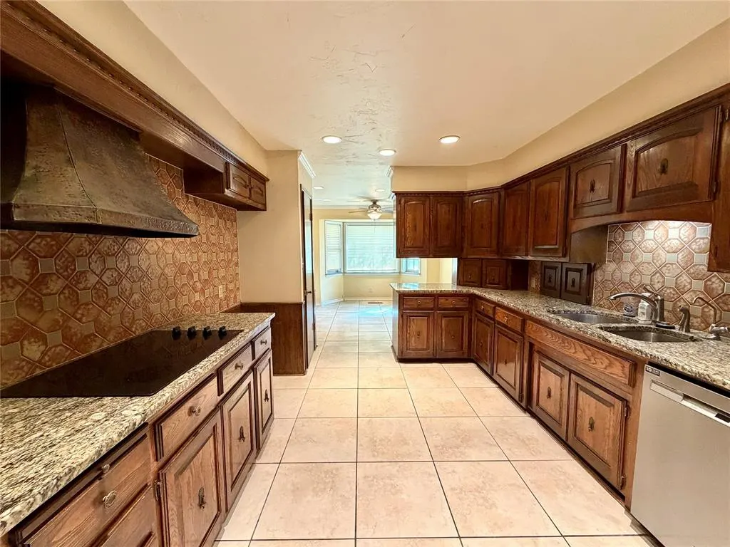 Photo 8 — 116 Caulder Drive, Chickasha, OK 73018