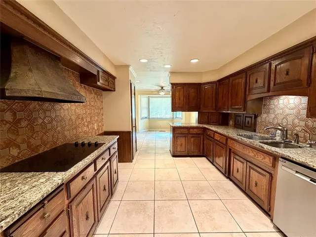 Photo 8 — 116 Caulder Drive, Chickasha, OK 73018