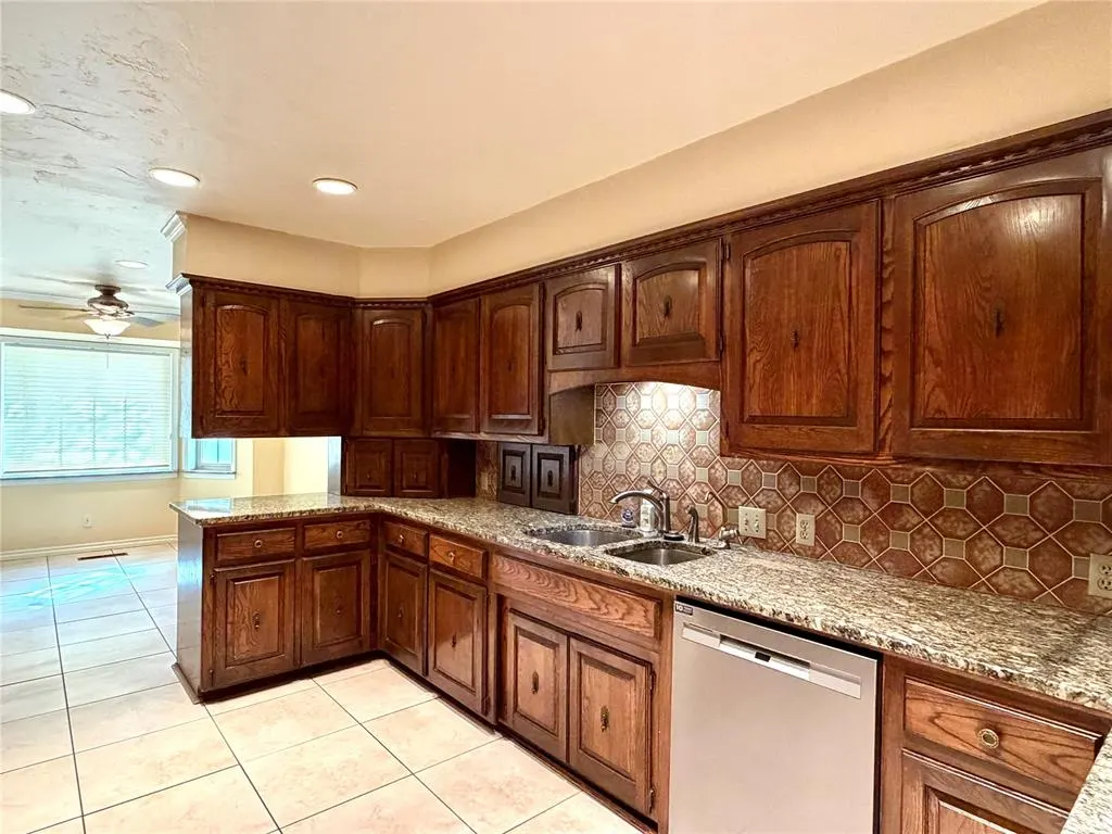 Photo 14 — 116 Caulder Drive, Chickasha, OK 73018