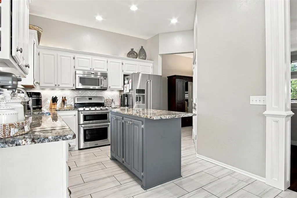 Photo 9 — 112 Kings Court, Edmond, OK 73013