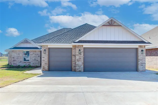 Photo 2 — 2830 Dunham Drive, Norman, OK 73071