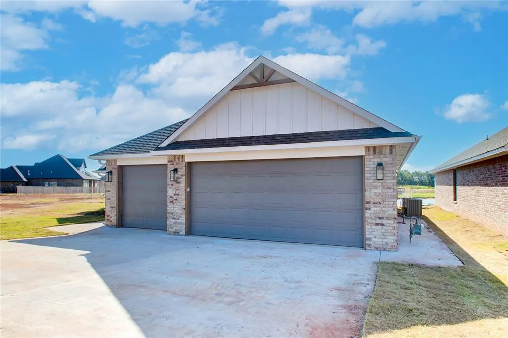 Photo 3 — 2830 Dunham Drive, Norman, OK 73071