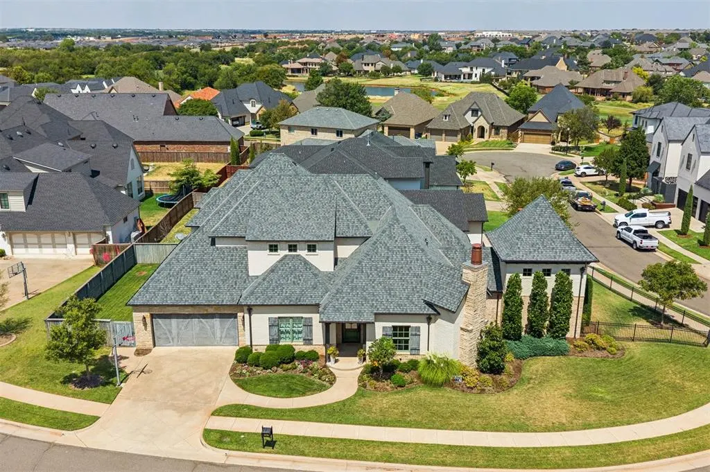 Front exterior — 16738 Little Leaf Court, Edmond, OK 73012