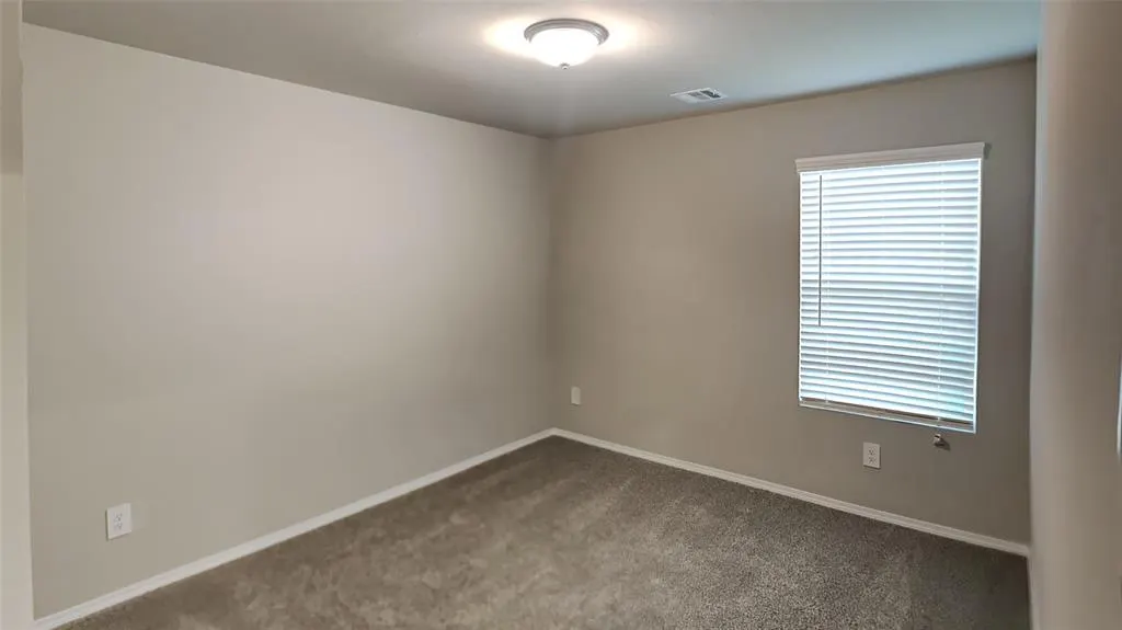 Photo 14 — 10509 NW 25th Street, Yukon, OK 73099