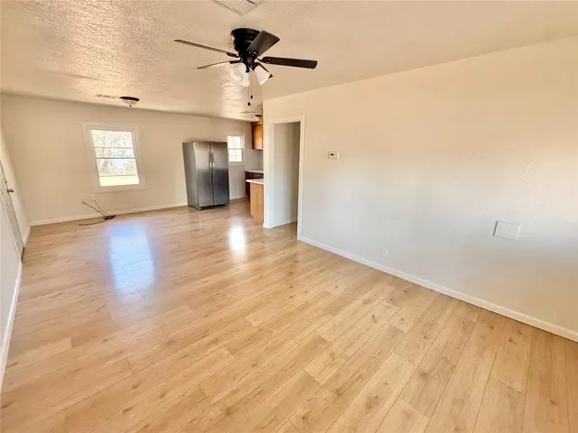 Photo 4 — 1329 E Spruce Street, Altus, OK 73521