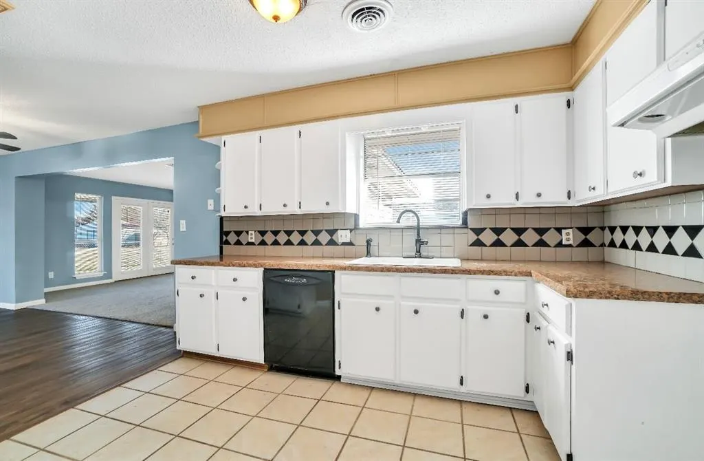 Photo 8 — 932 Hazel Street, Altus, OK 73521