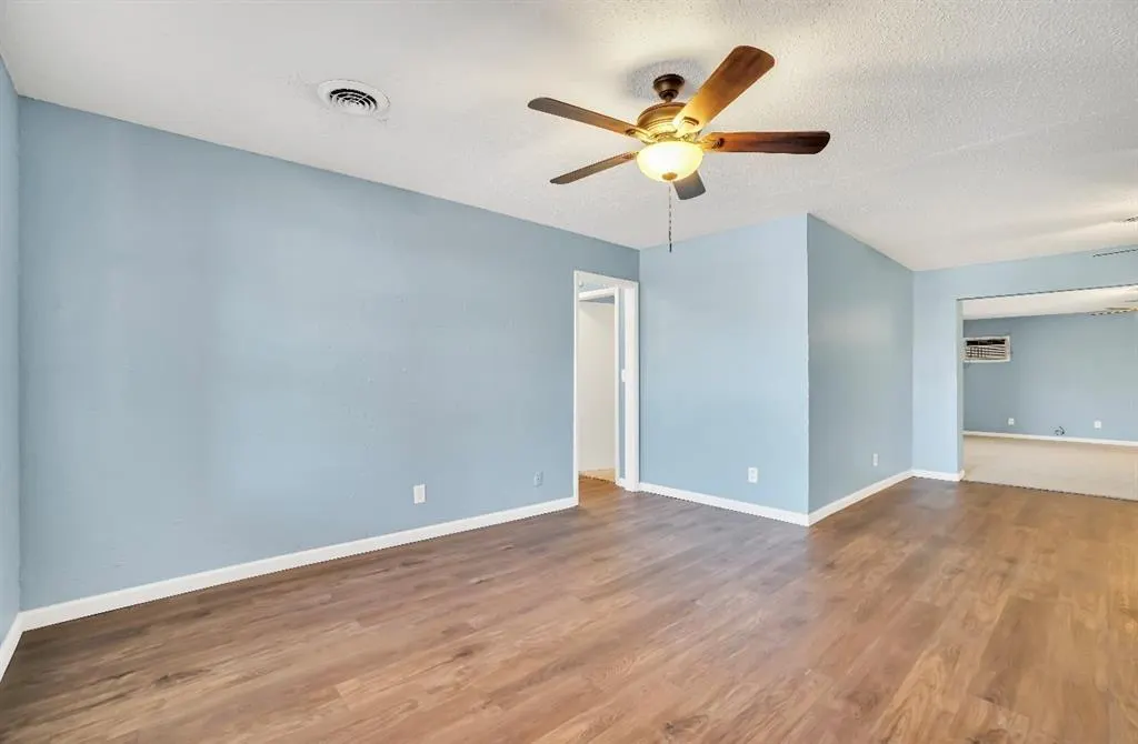 Photo 9 — 932 Hazel Street, Altus, OK 73521