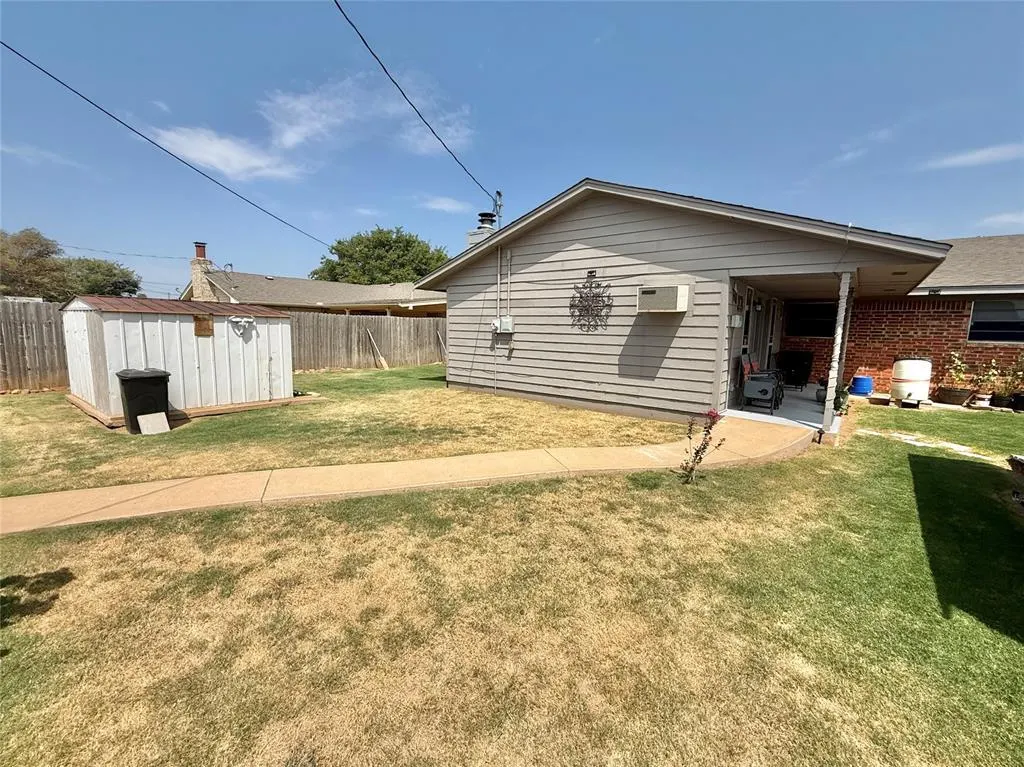 Photo 26 — 932 Hazel Street, Altus, OK 73521