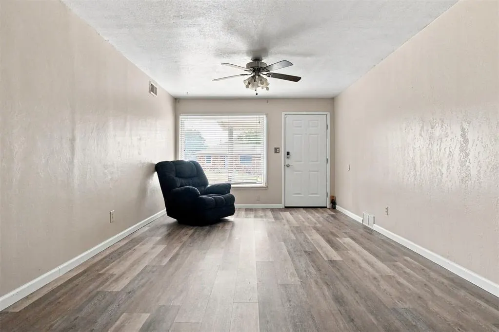 Photo 7 — 209 W Glenhaven Drive, Oklahoma City, OK 73110