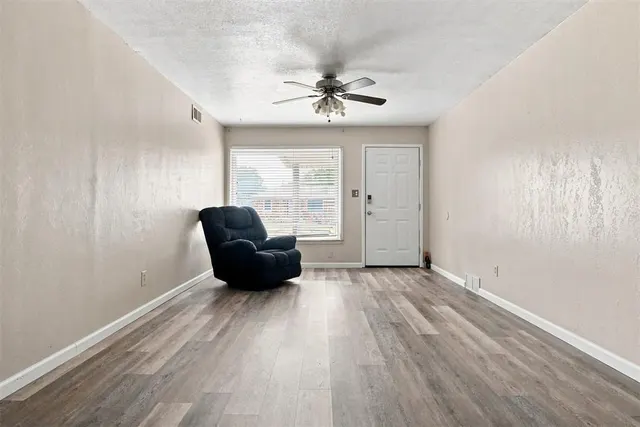 Photo 7 — 209 W Glenhaven Drive, Oklahoma City, OK 73110