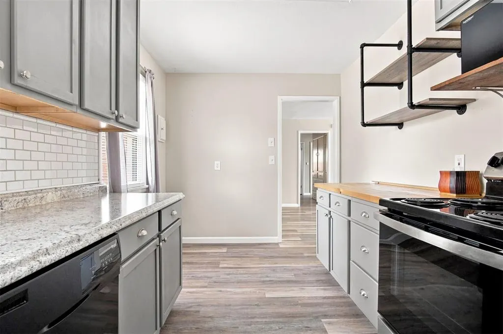 Photo 14 — 209 W Glenhaven Drive, Oklahoma City, OK 73110