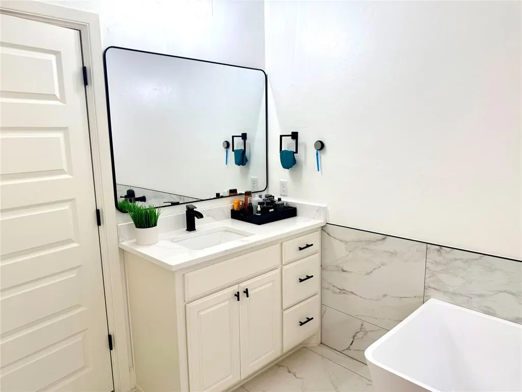 Photo 13 — 15813 Langley Way, Edmond, OK 73013