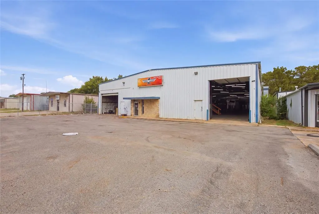 Photo 2 — 3321 E Reno Avenue, Oklahoma City, OK 73117