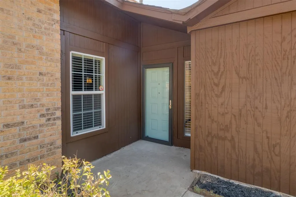 Photo 4 — 716 Stonecroft Circle, Edmond, OK 73034
